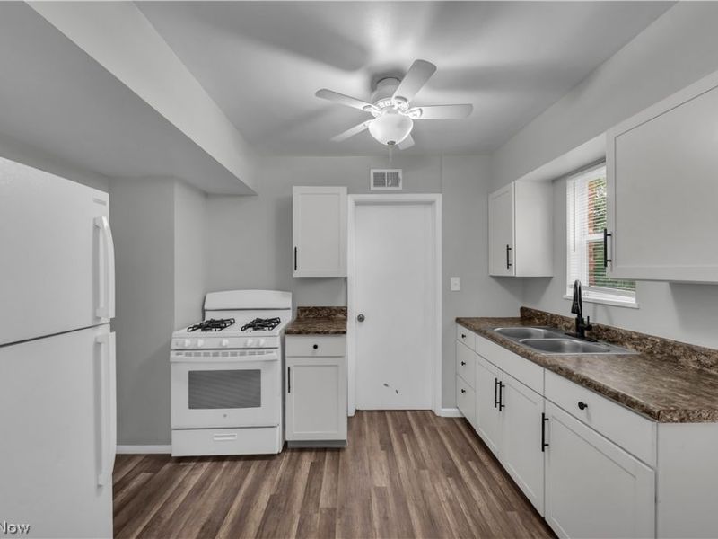 28161 Tremaine Drive, Euclid, OH 44132 Photo 16
