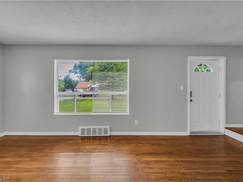 28161 Tremaine Drive, Euclid, OH 44132 Photo 9