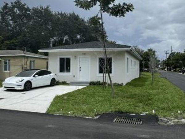 1701 NW 9th Street, Fort Lauderdale, FL 33311
