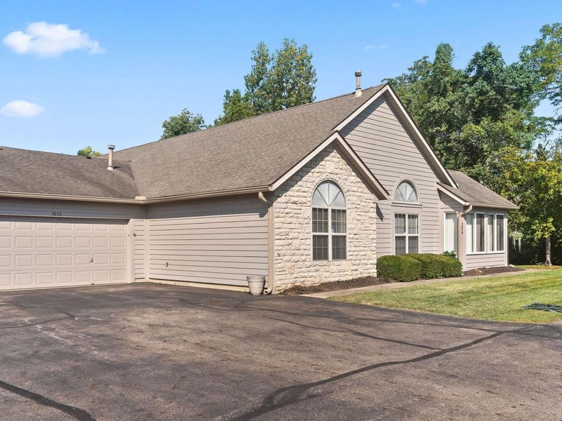 5808 Ravine Creek Drive, Unit 14, Grove City, OH 43123 Photo 3