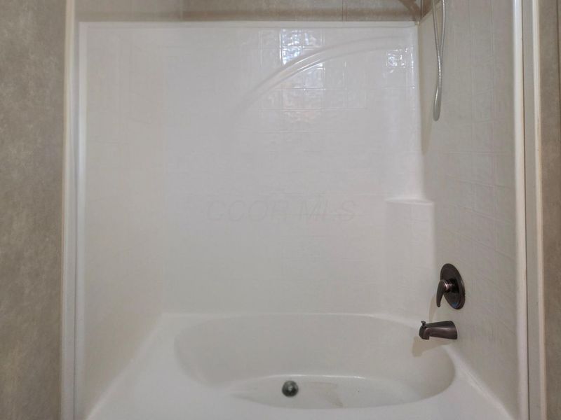 2445 Columbus-Lancaster Road NW, Unit #205, Lancaster, OH 43130 Photo 15