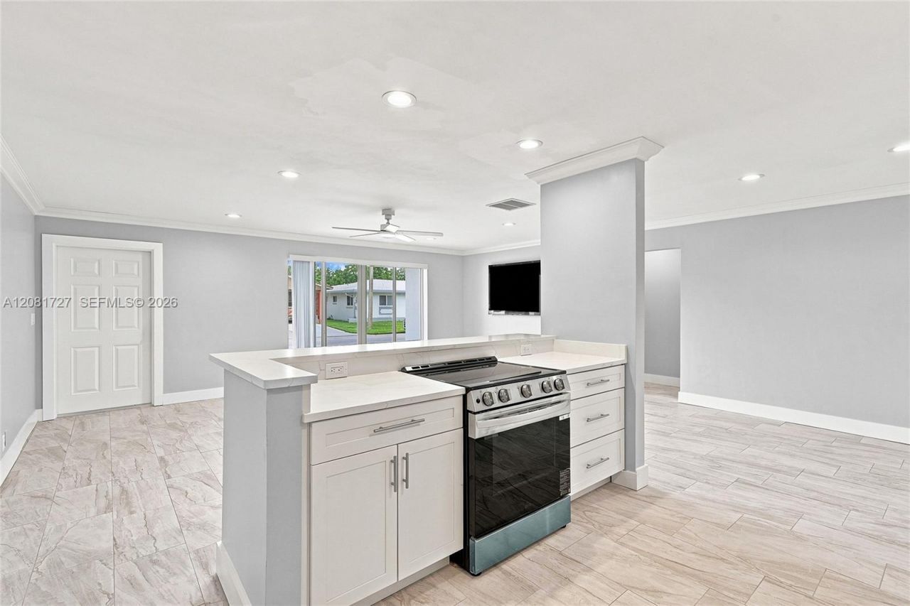 4716 NW 48th Ave, Tamarac, FL 33319 Photo