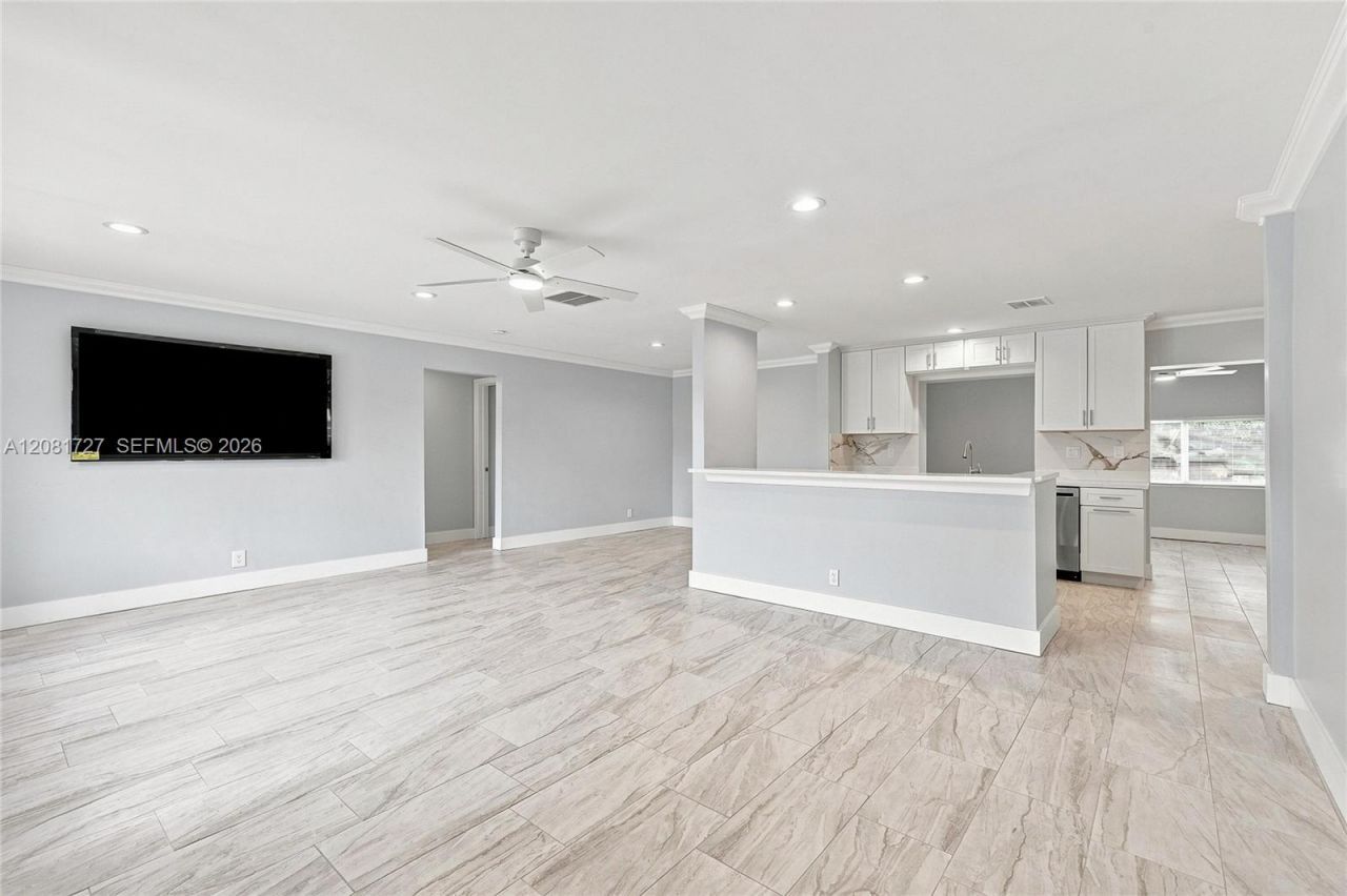 4716 NW 48th Ave, Tamarac, FL 33319 Photo