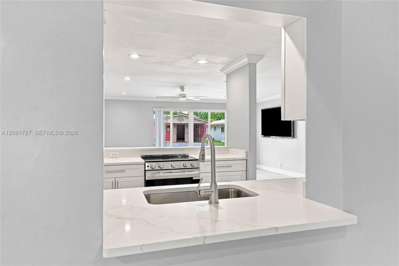 4716 NW 48th Ave, Tamarac, FL 33319 Photo