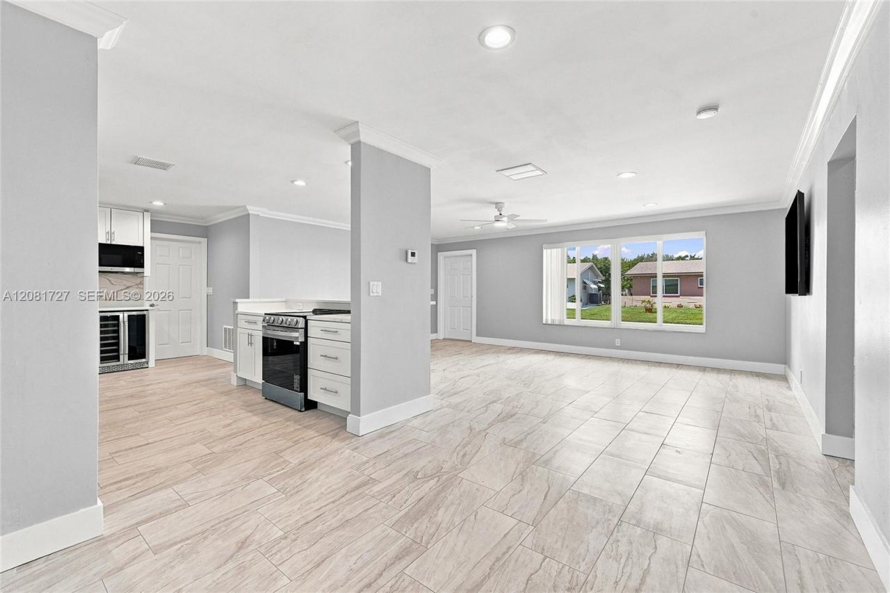 4716 NW 48th Ave, Tamarac, FL 33319 Photo