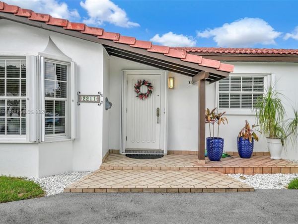 2211 SW 98th Pl , Miami, FL 33165