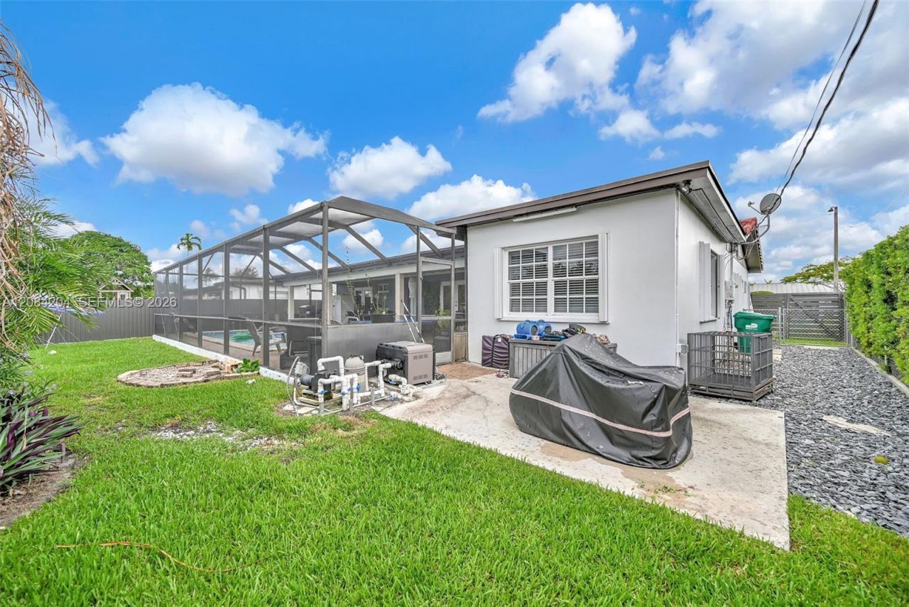 2211 SW 98th Pl , Miami, FL 33165 Photo
