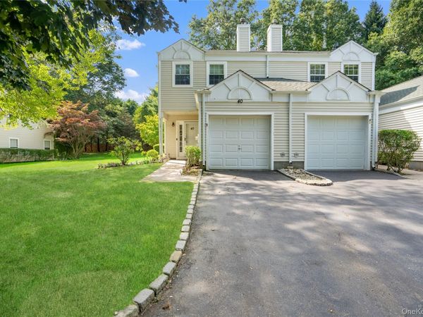 40 Quail Court , Manorville, NY 11949
