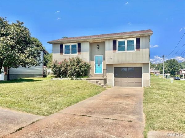 1530 Oak Street , Jackson, MO 63755