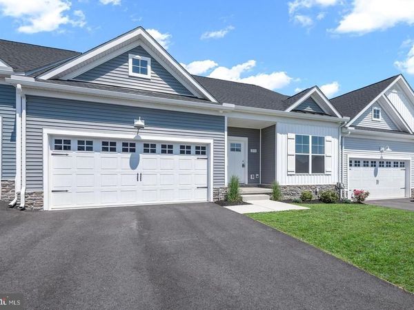 95 BAILEY DRIVE , HANOVER, PA 17331