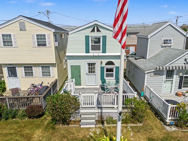66 Kings Highway, Unit 6, Hampton, NH 03842