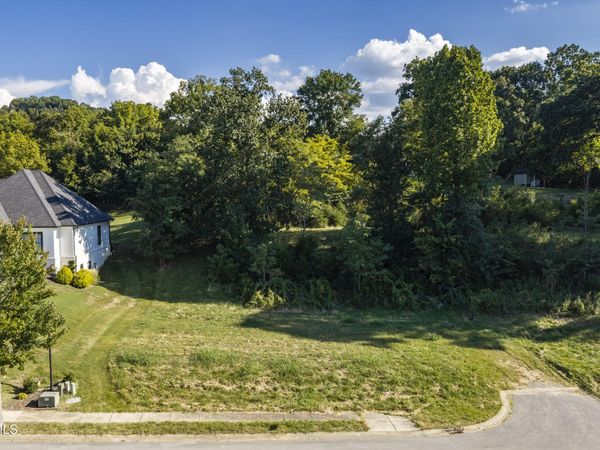 467 Lake Approach Drive, Johnson City, TN 37601