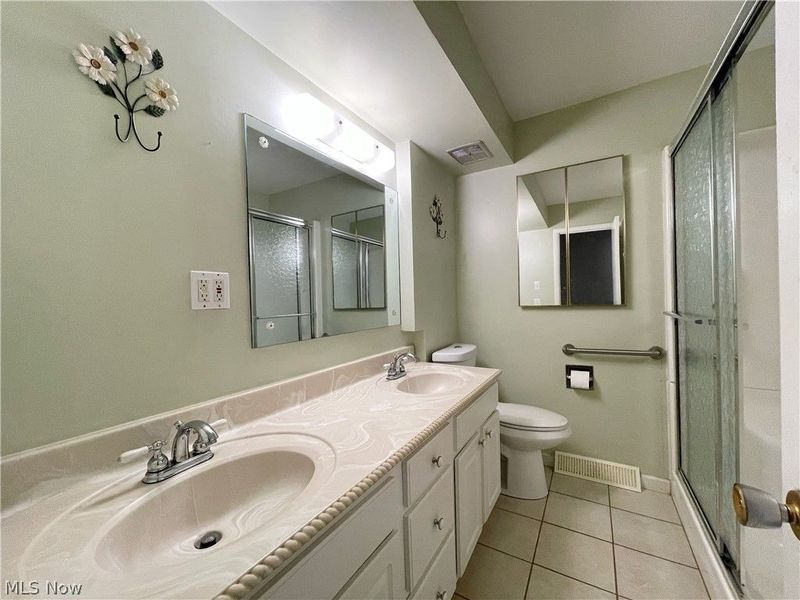 686 Shook Road, Akron, OH 44319 Photo 10