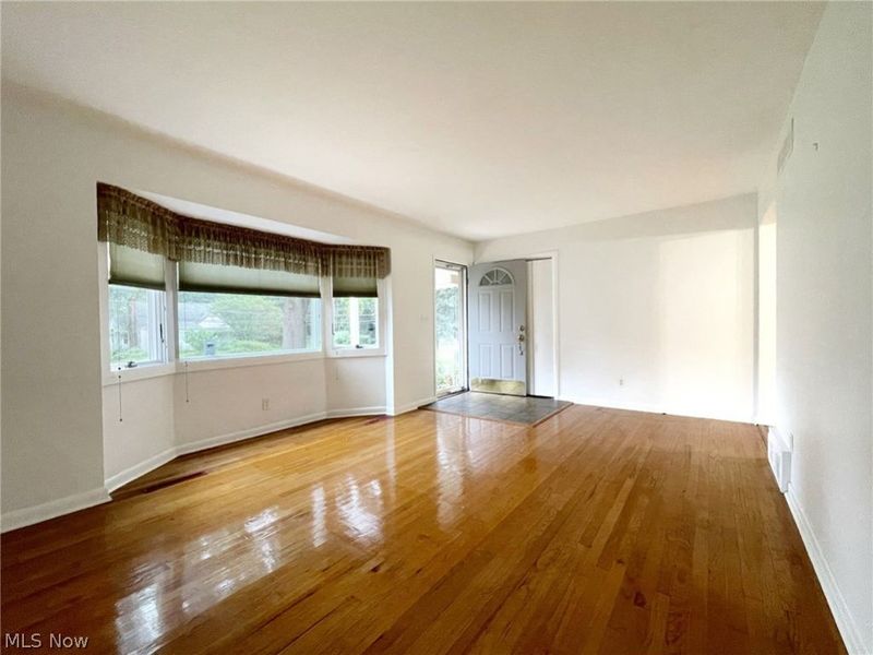 686 Shook Road, Akron, OH 44319 Photo 2