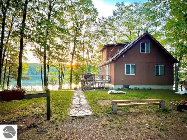 18819 Lakewood Circle, Lake Ann, MI 49650