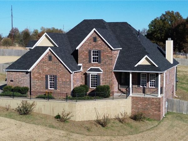 294 Arlington Way , Tontitown, AR 72762