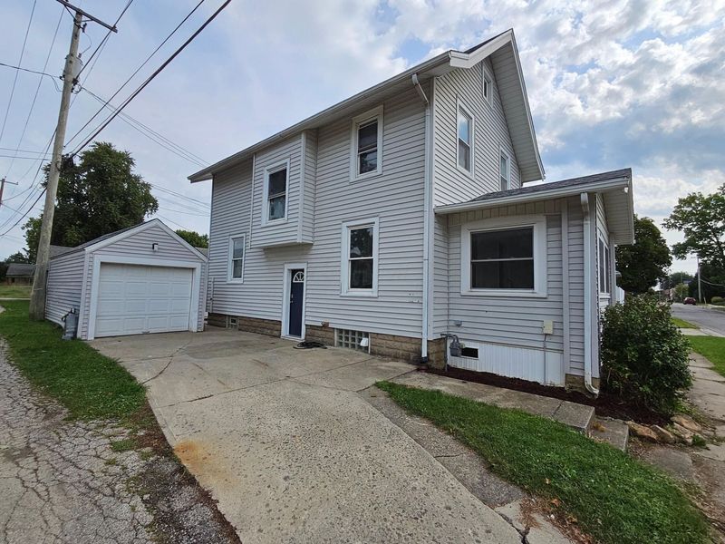 118 E Oakwood Avenue, Bucyrus, OH 44820 Photo 2