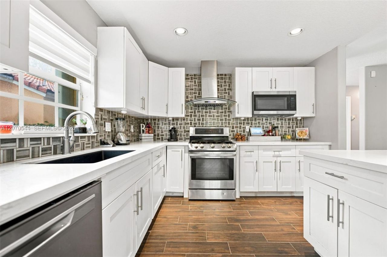 2220 NW 137th Ave , Sunrise, FL 33323 Photo