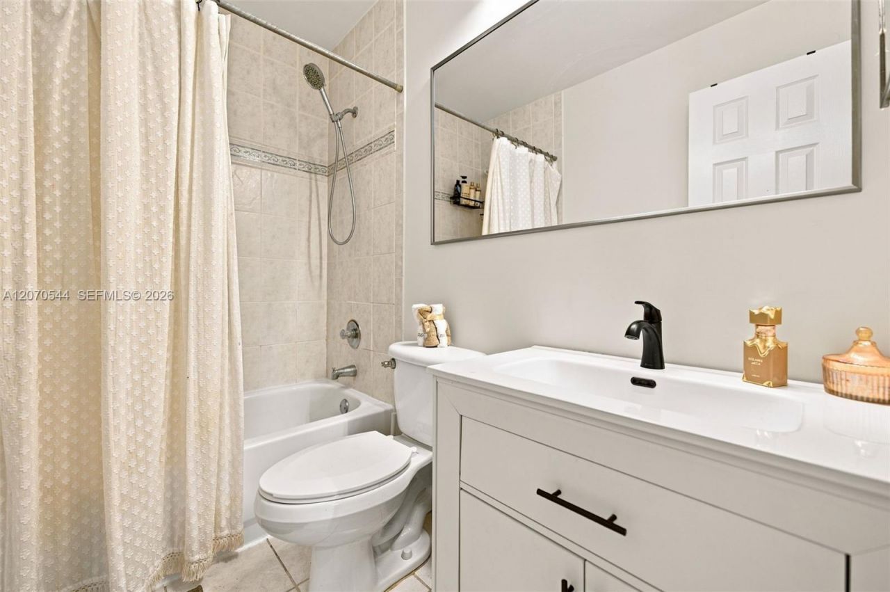 2220 NW 137th Ave , Sunrise, FL 33323 Photo