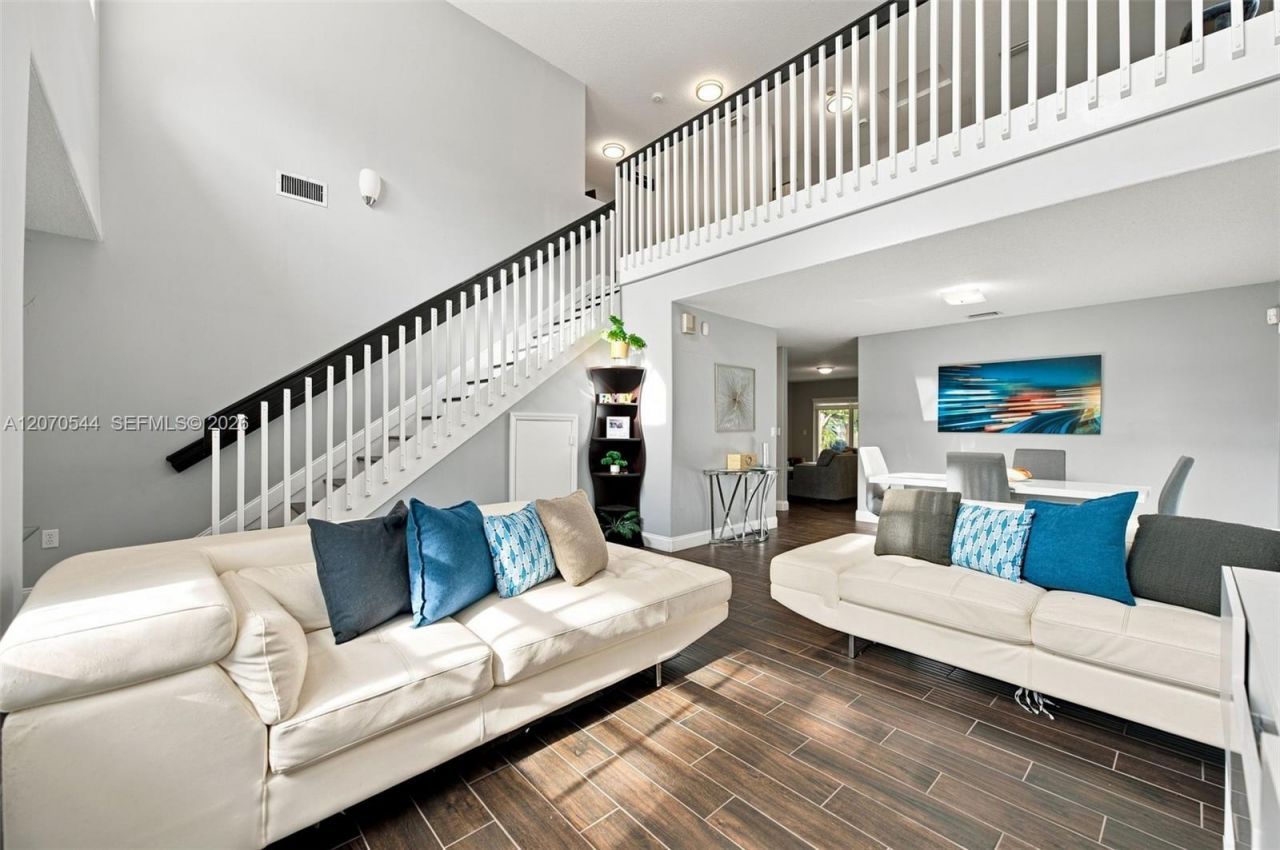 2220 NW 137th Ave , Sunrise, FL 33323 Photo