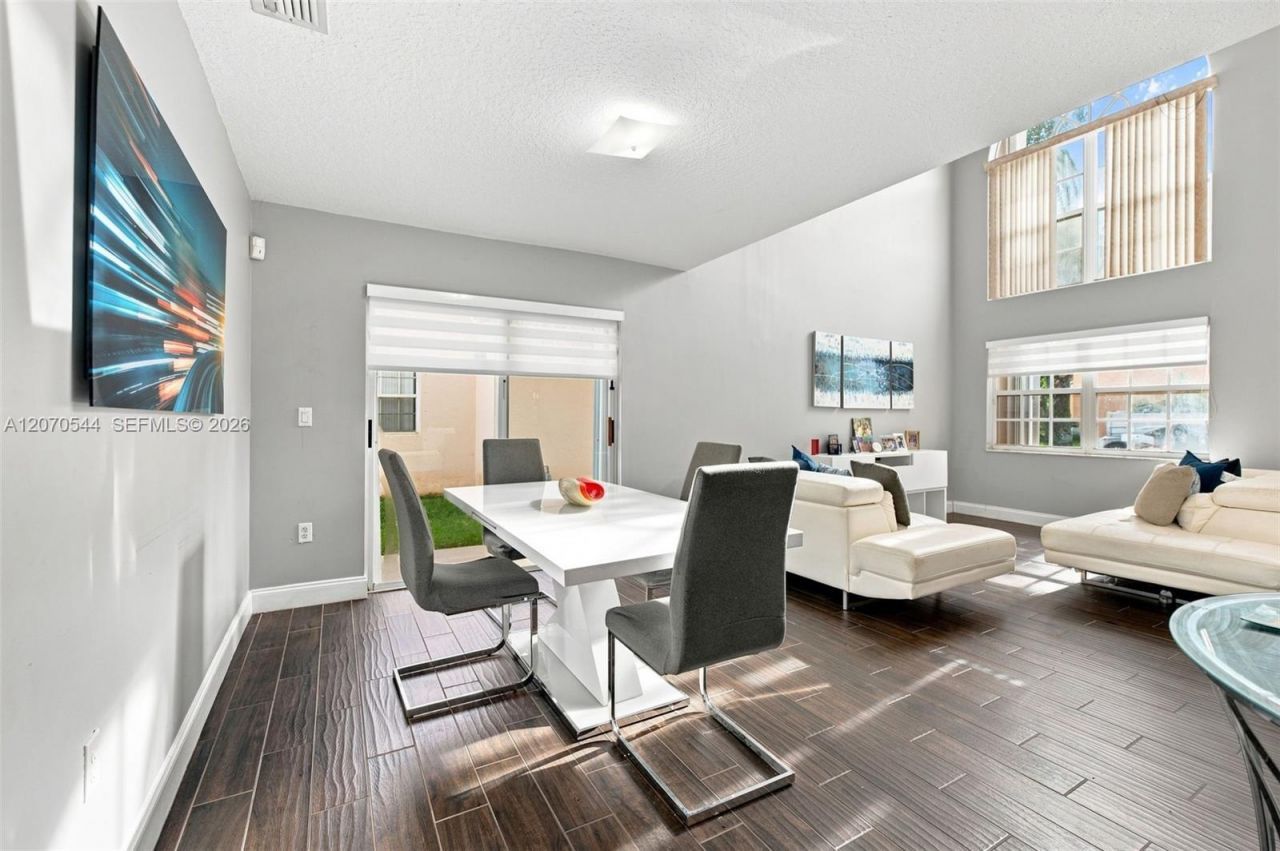 2220 NW 137th Ave , Sunrise, FL 33323 Photo