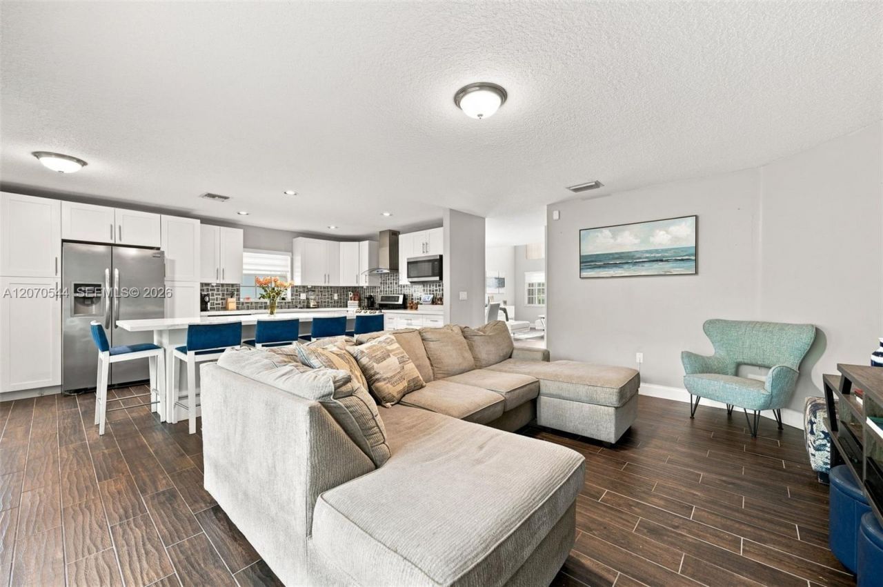 2220 NW 137th Ave , Sunrise, FL 33323 Photo