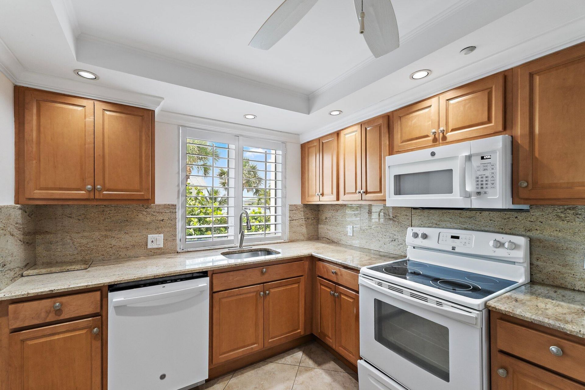 375 Beach Road, Unit 201, Tequesta, FL 33469 Photo