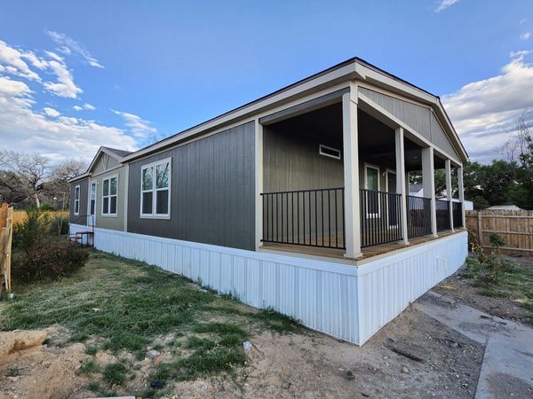 1212 Las Rosas Drive SE, Los Lunas, NM 87031