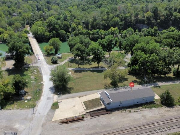 5 N Spring Street , Hardy, AR 72542