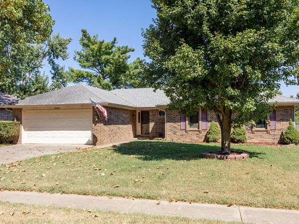 2099 W Nottingham Street, Springfield, MO 65810
