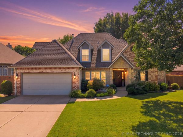 7911 S Hudson Avenue , Tulsa, OK 74136