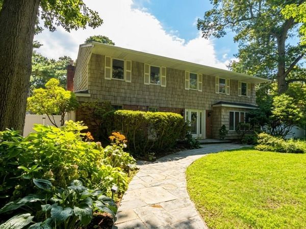 8 Tree Hollow Lane , Dix Hills, NY 11746