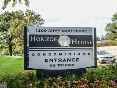 1300 ARMY NAVY DRIVE , Unit 1015, ARLINGTON, VA 22202