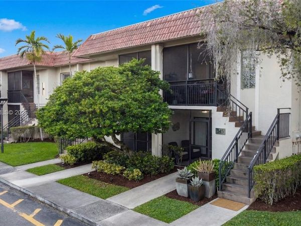 310 Lakeview Dr , Unit 105, Weston, FL 33326