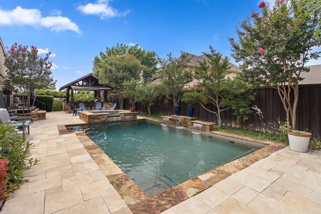 905 Crowley Road, Arlington, TX 76012 Main Photo
