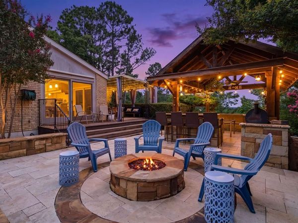 905 Crowley Road, Arlington, TX 76012