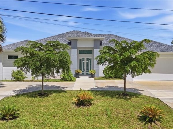 1933 Cornwallis PKWY, CAPE CORAL, FL 33904