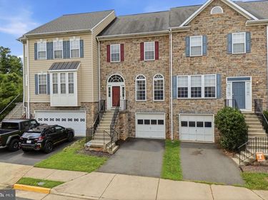 899 STONEFIELD SQUARE NE, LEESBURG, VA 20176