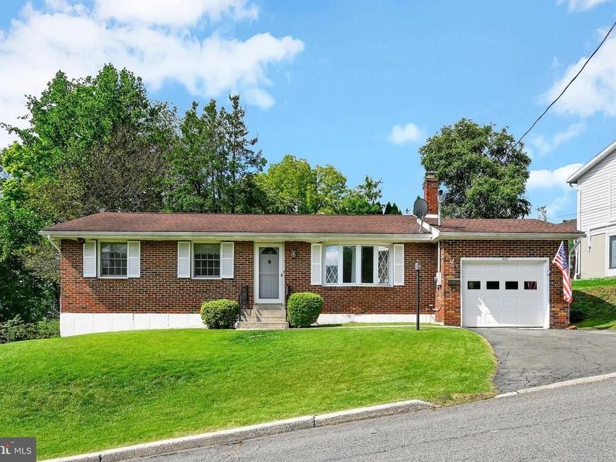 402 S Margaretta Street, Schuylkill Haven, PA 17972 Main Photo