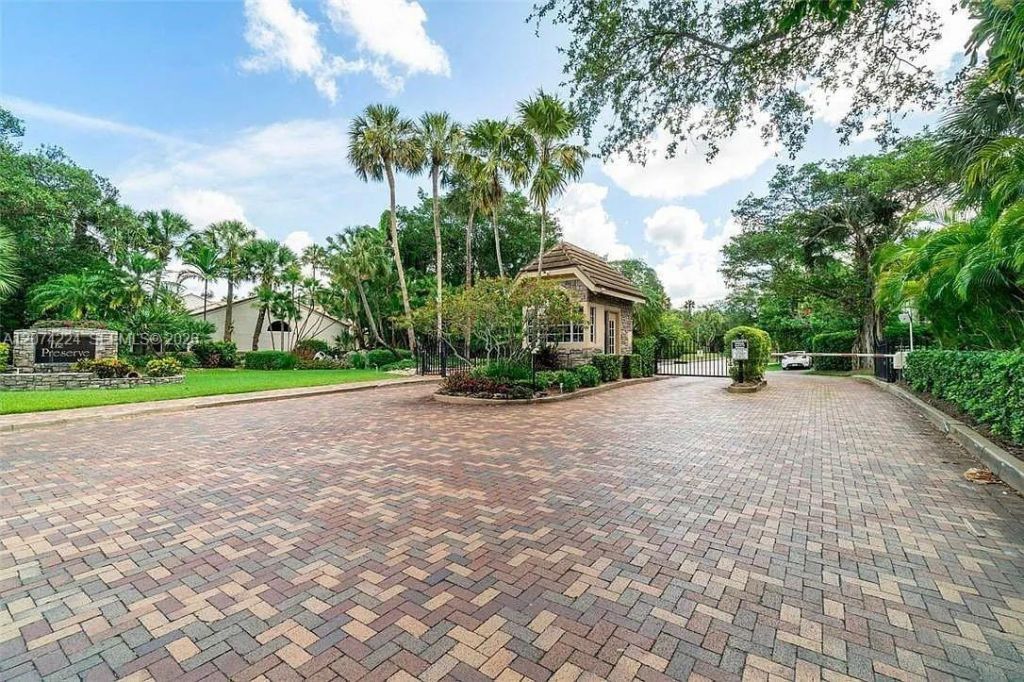 3724 Wilderness Way , Coral Springs, FL 33065 Photo