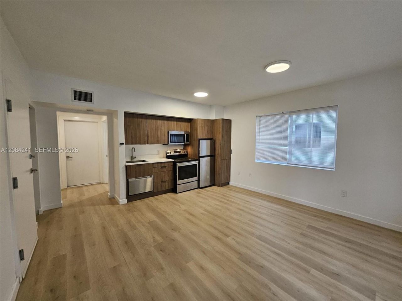 557 Michigan Ave , Unit 211 W/PARK, Miami Beach, FL 33139 Photo