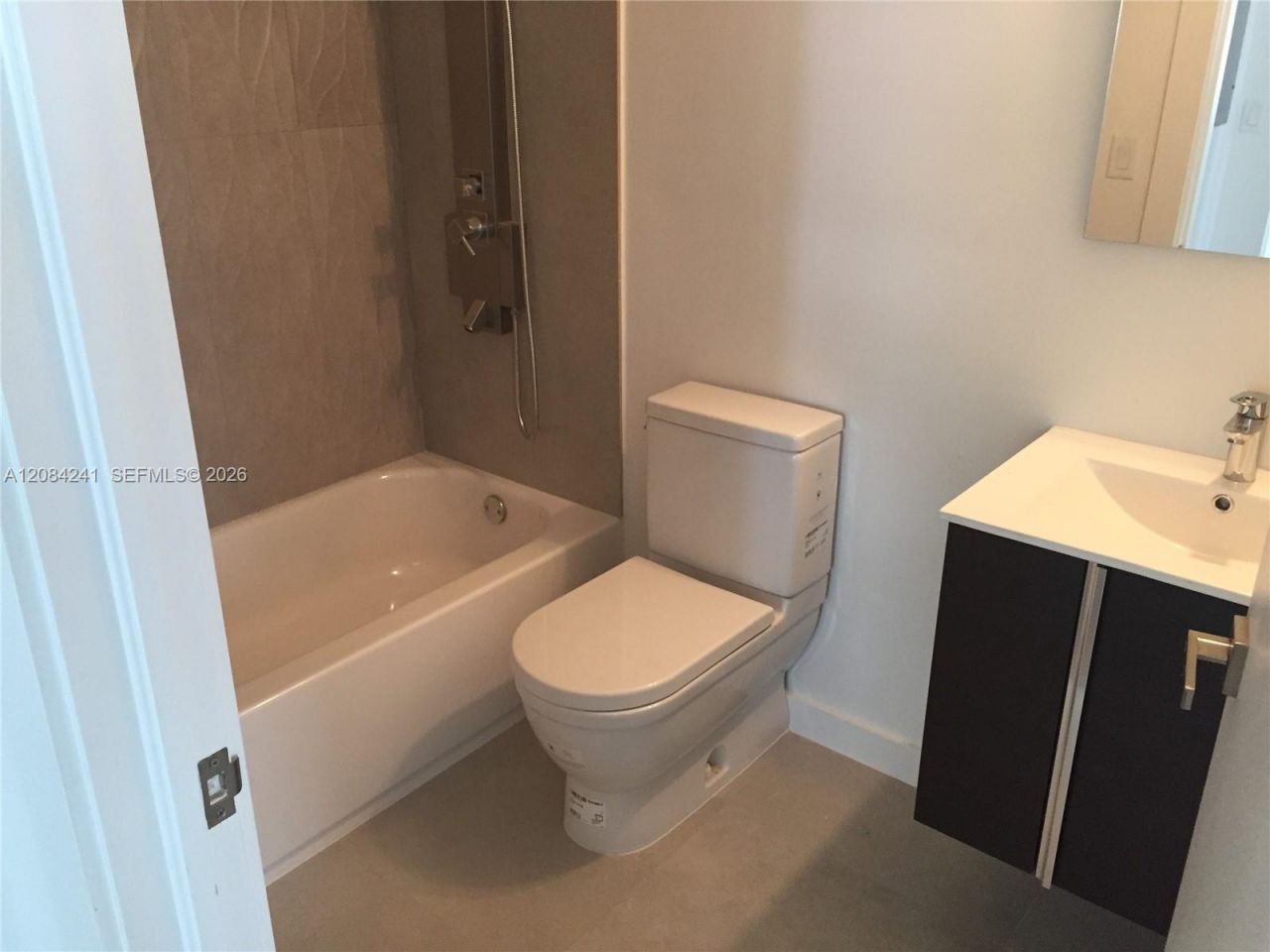 557 Michigan Ave , Unit 211 W/PARK, Miami Beach, FL 33139 Photo