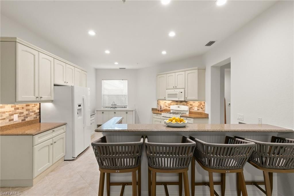 3053 Aviamar Cir , Unit 8-102, Naples, FL 34114 Photo