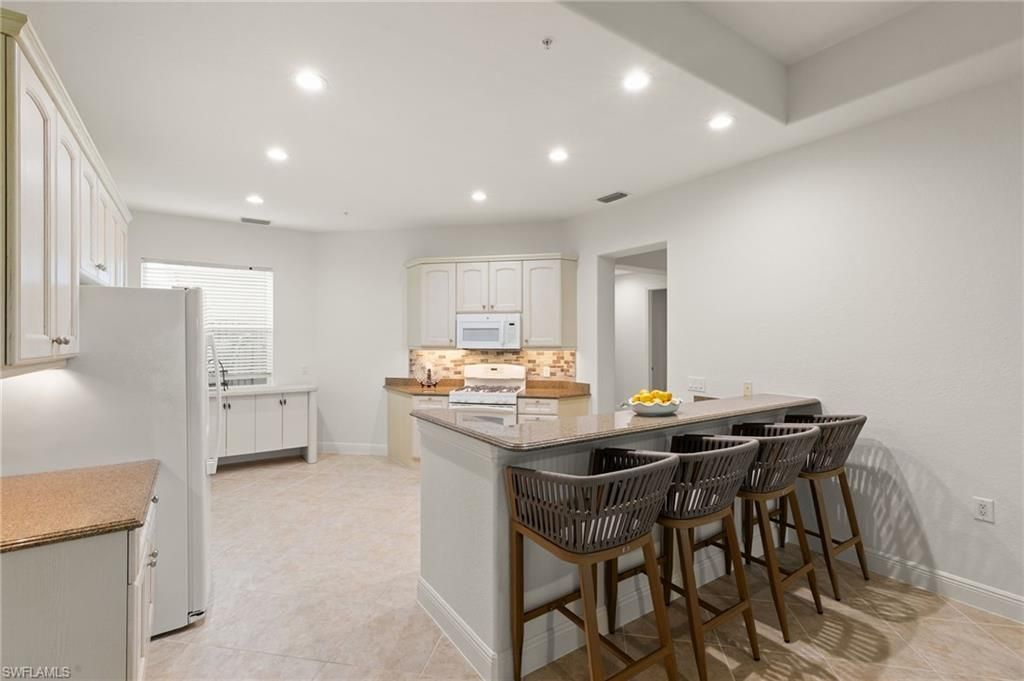 3053 Aviamar Cir , Unit 8-102, Naples, FL 34114 Photo