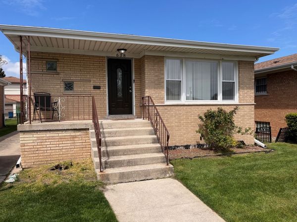 638 Paxton Avenue , Calumet City, IL 60409