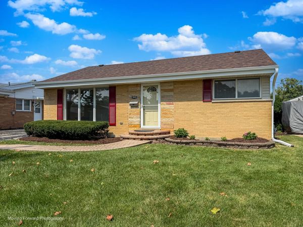 10830 Hastings Street , Westchester, IL 60154