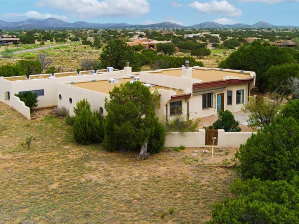 33 Herrada Rd , Santa Fe, NM 87508