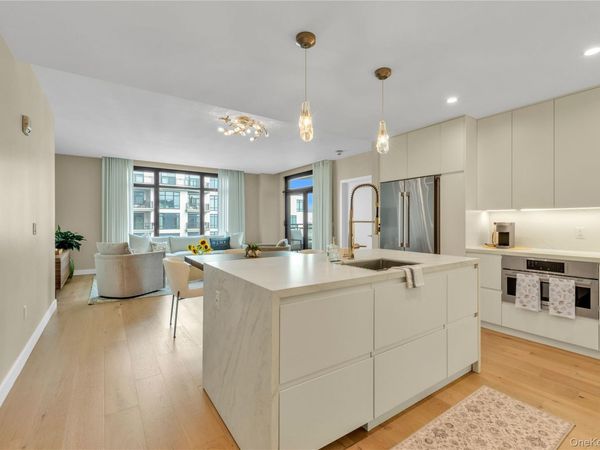 100 Boardwalk , Unit 904A, Long Beach, NY 11561