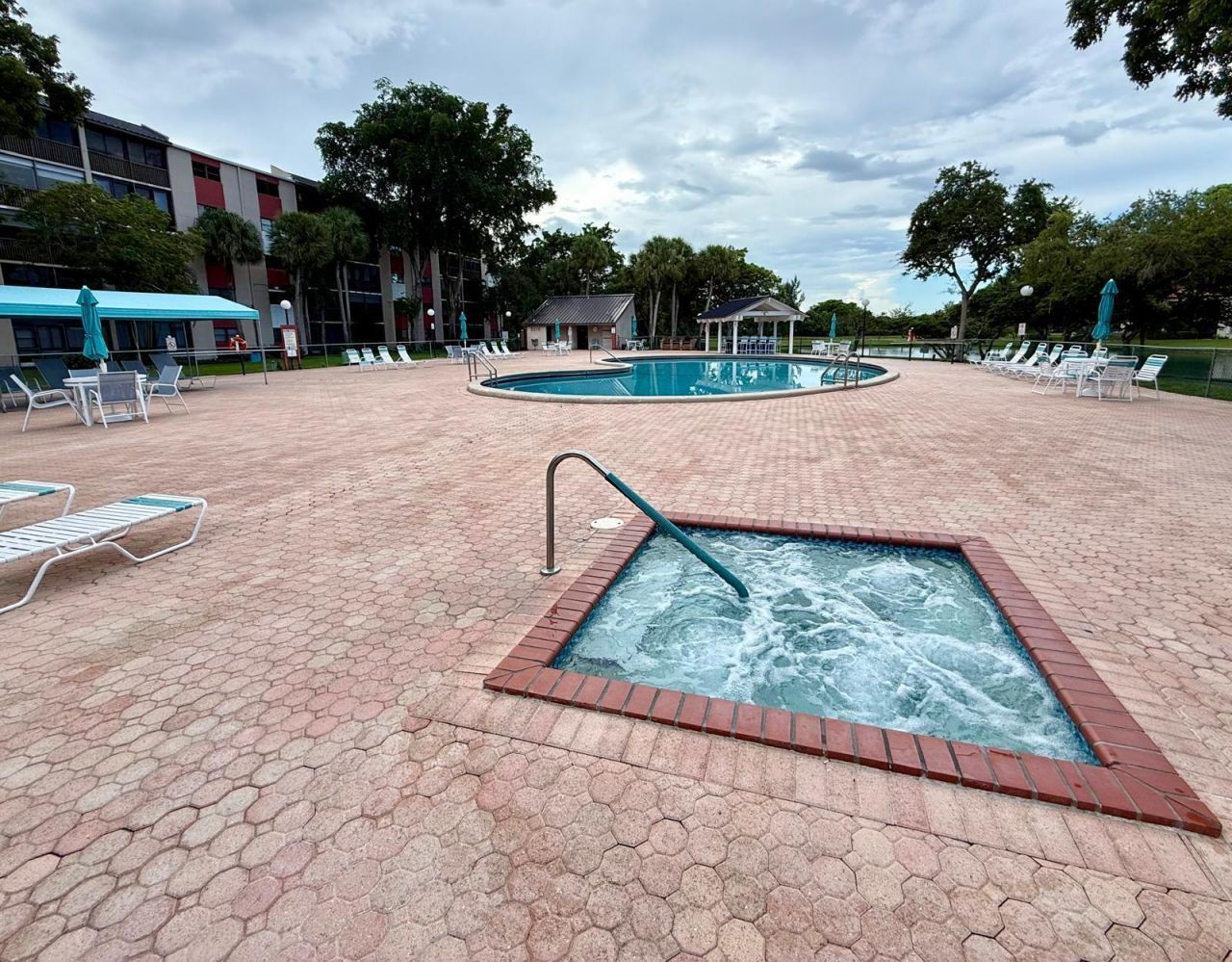 2212 S Cypress Bend Drive, Unit 303, Pompano Beach, FL 33069 Photo