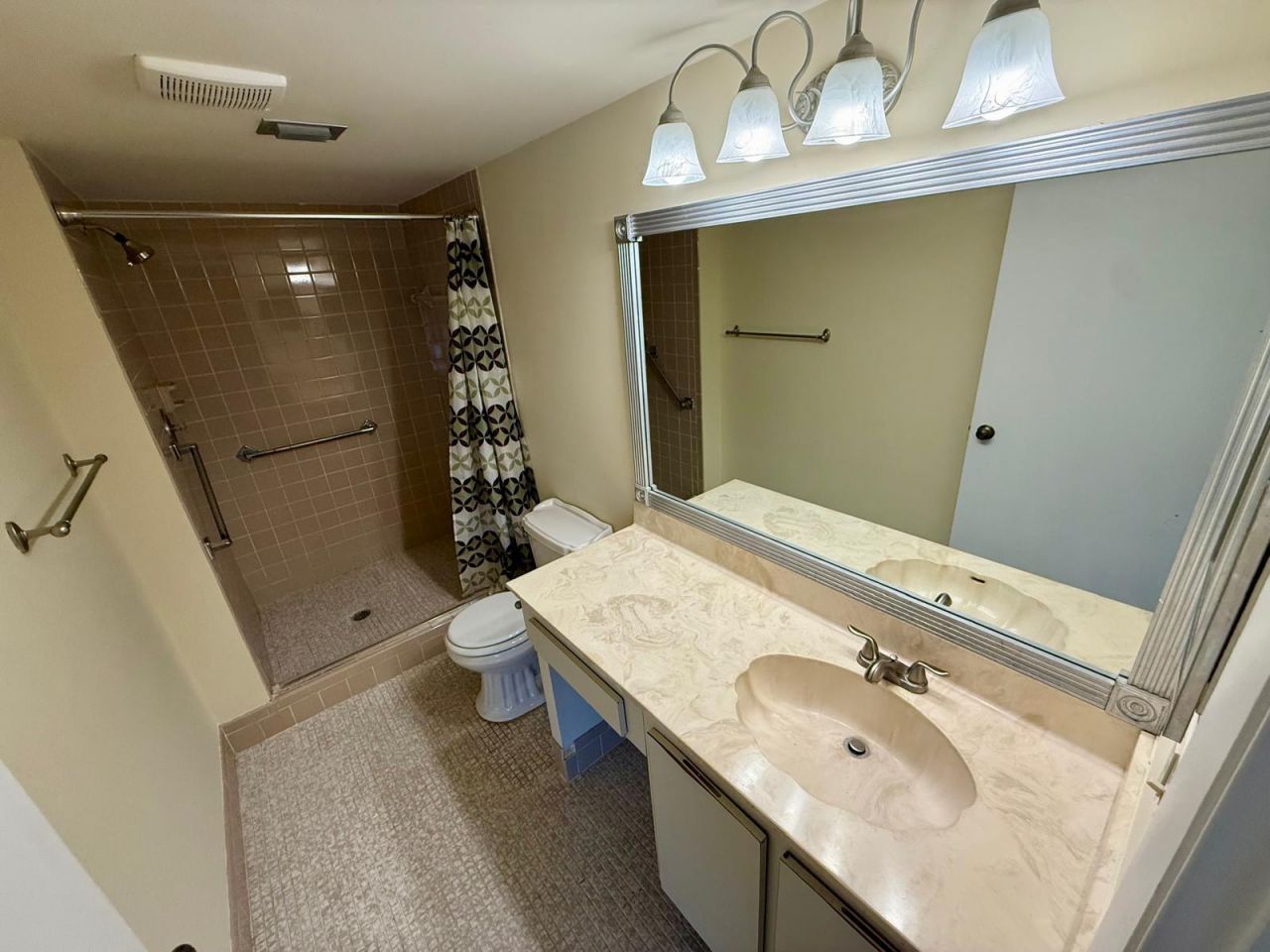 2212 S Cypress Bend Drive, Unit 303, Pompano Beach, FL 33069 Photo